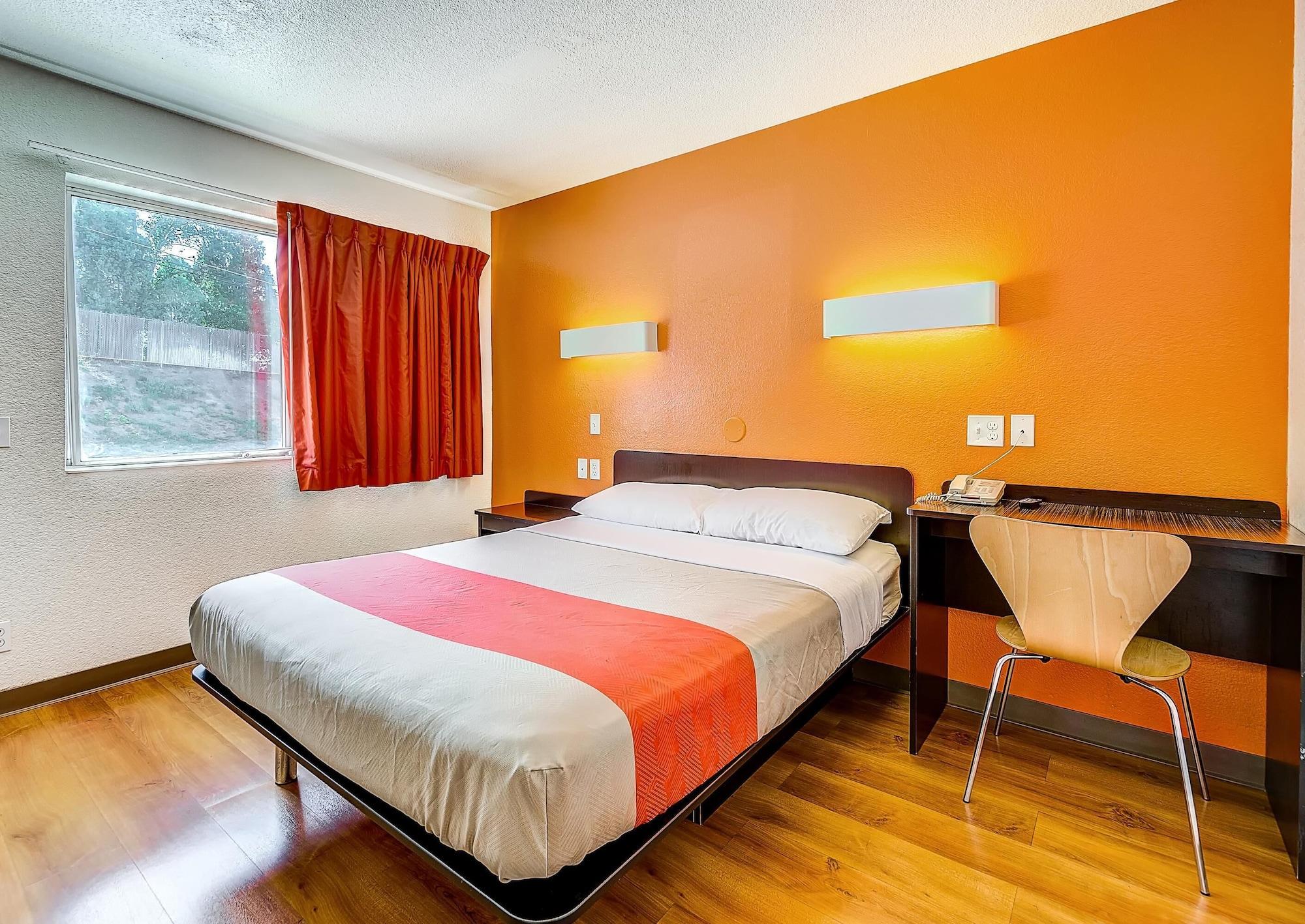 Park Inn By Radisson, Thornton Exterior photo