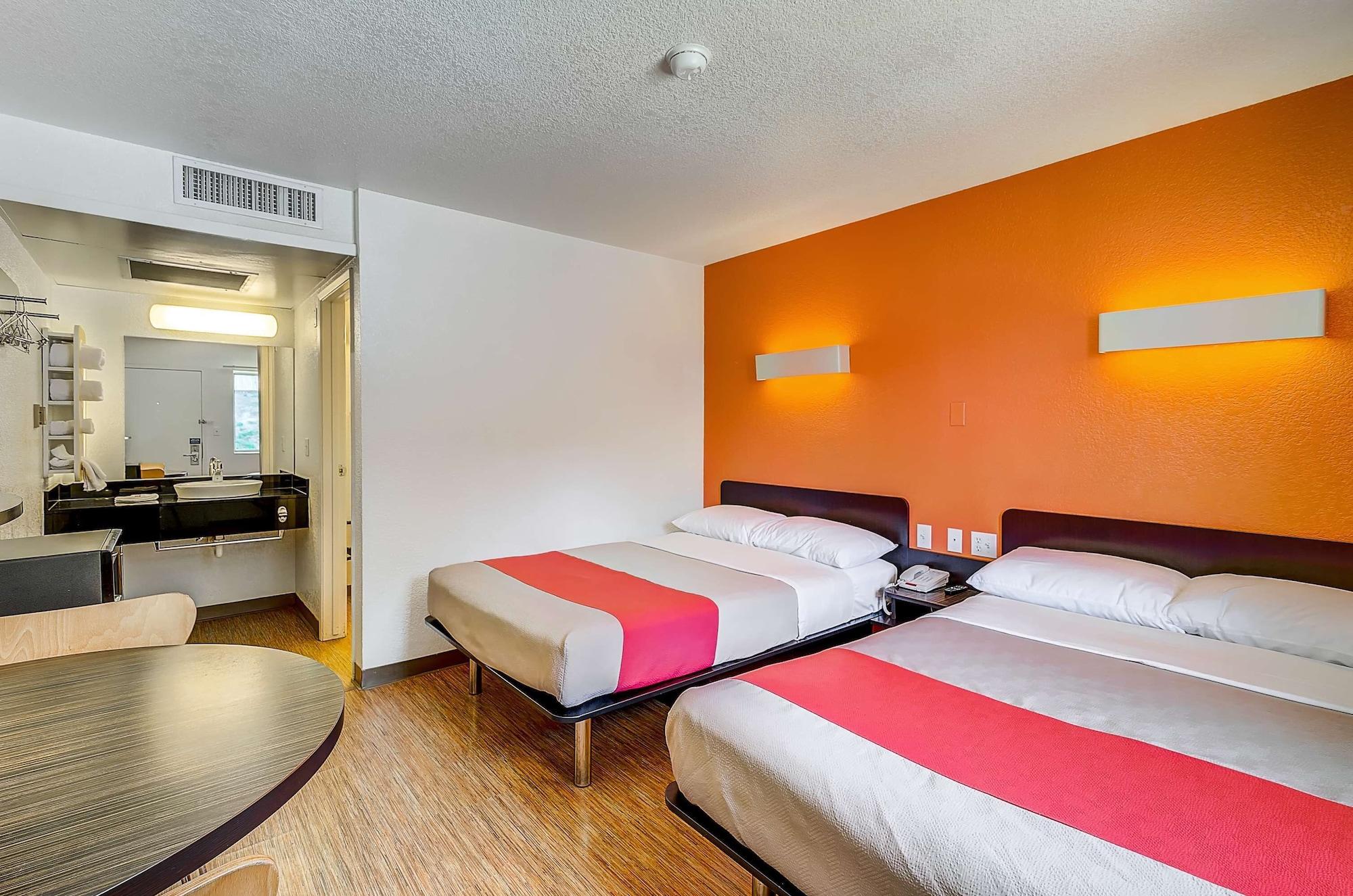 Park Inn By Radisson, Thornton Exterior photo