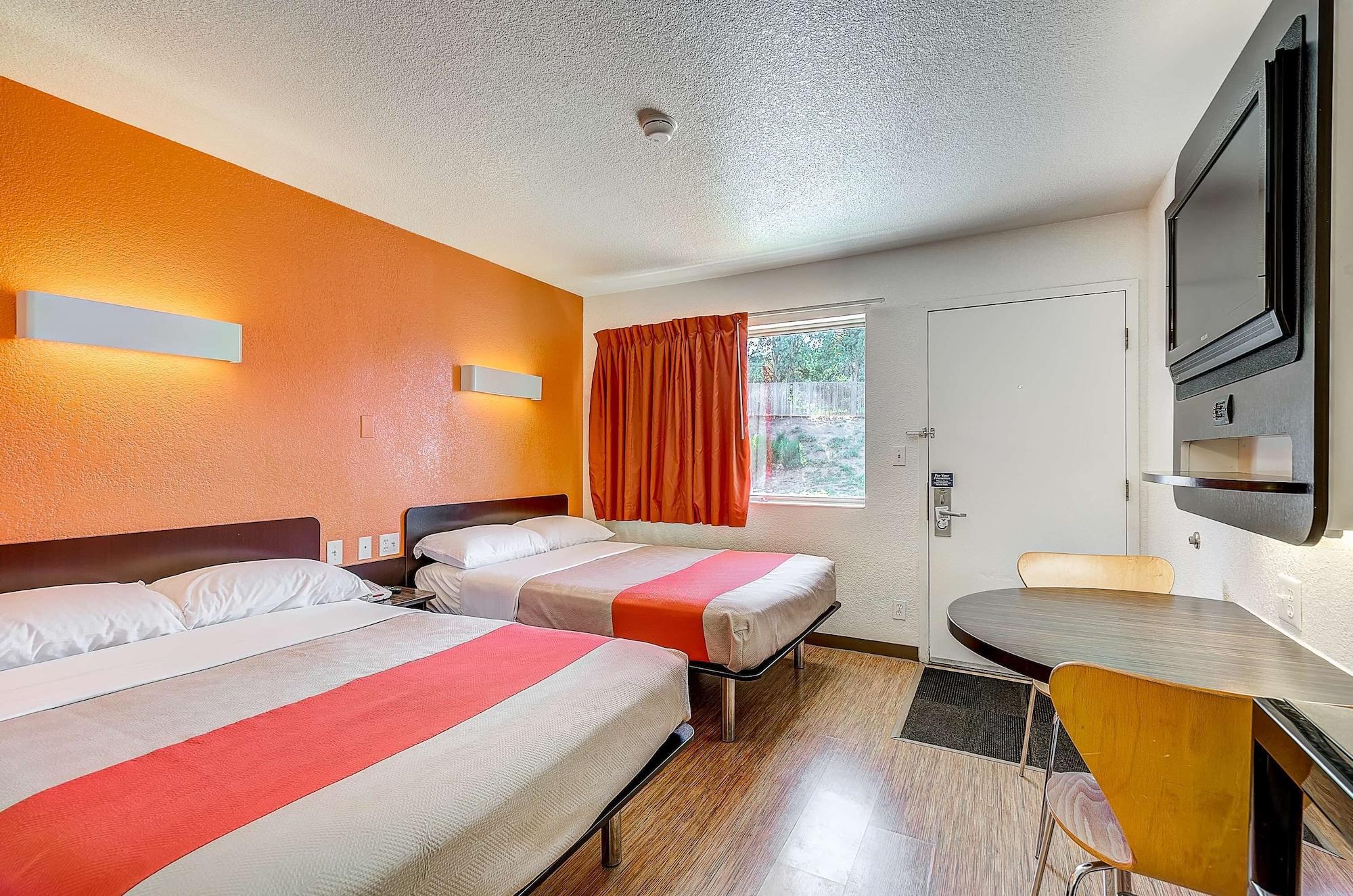 Park Inn By Radisson, Thornton Exterior photo