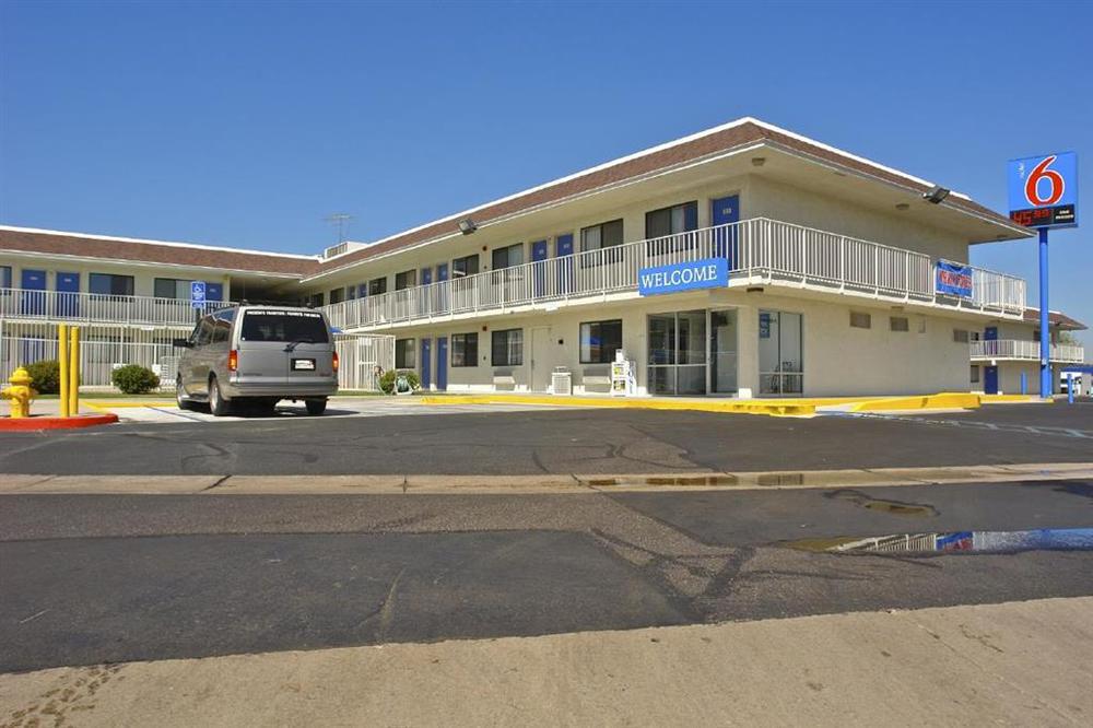 Park Inn By Radisson, Thornton Exterior photo