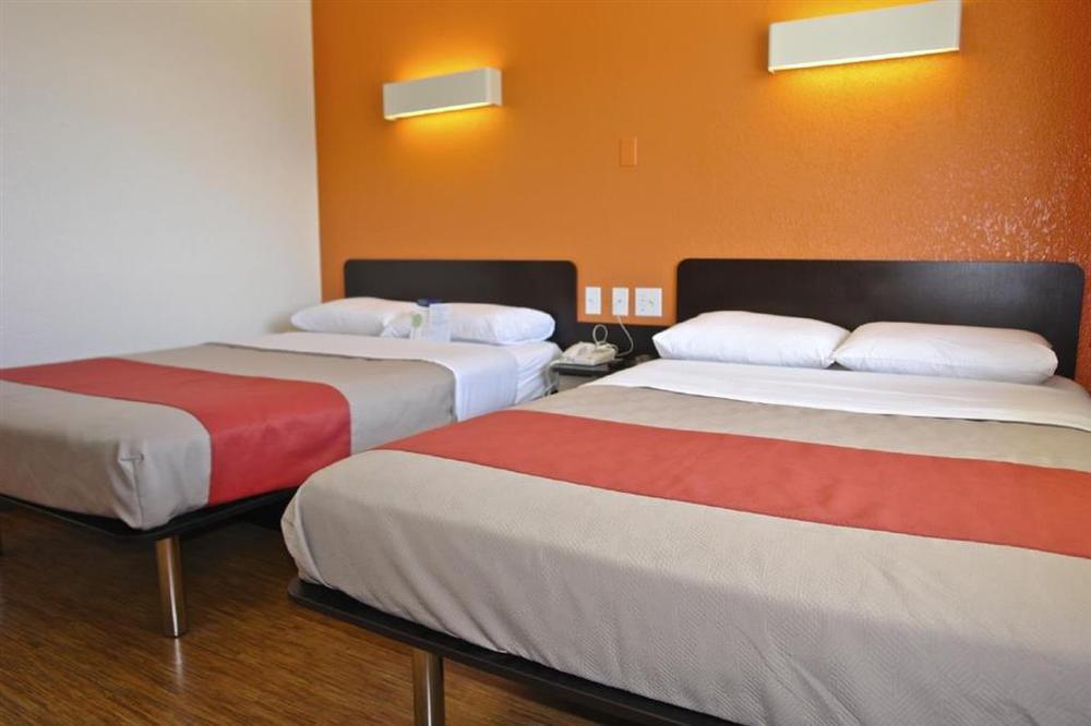 Park Inn By Radisson, Thornton Room photo
